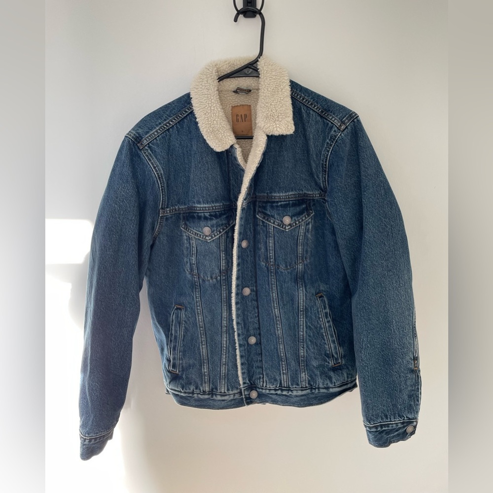 Gap Men’s Sherpa Lined Denim Jacket Size Small Like New Conditon
